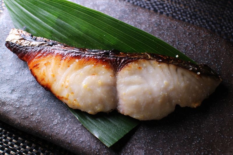 ざこばの朝市　真名鰹　本鰆　特選海鮮　ハモ　贈答　海鮮　はも　贈答　本さわら　高級　天然タイ　本サワラ　天然鯛　マナガツオ　高級　まながつお　公式オンラインショップ｜鮭　味噌漬け　国産プレミアム】瀬戸内魚の西京漬けセット「誉(ほまれ）」8切れ　鱧　味噌漬け　ギフト　天然たい　...